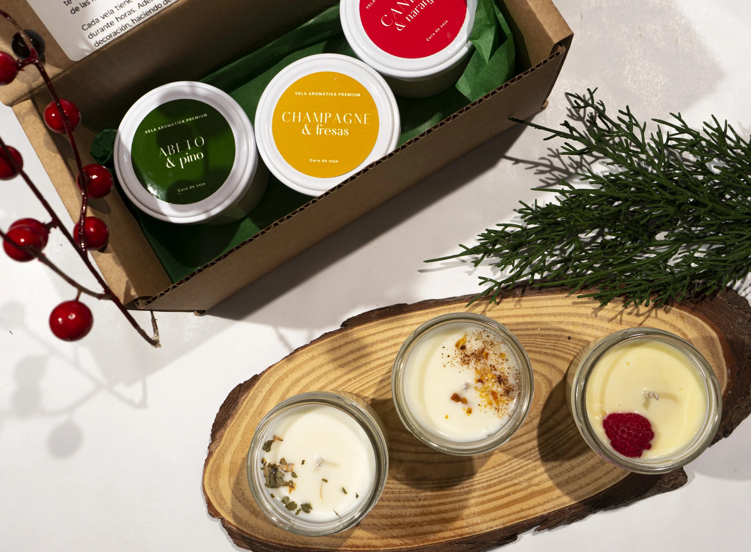 Regala magia en Navidad : un pack de 3 velas aromáticas navideñas